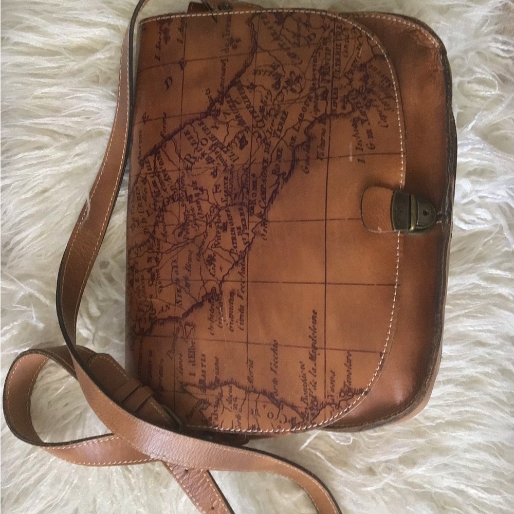 Classic Patricia Nash crossbody